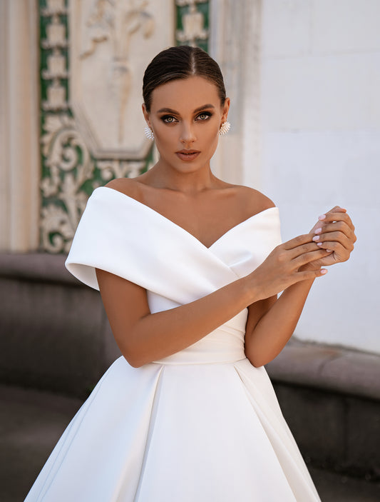 Off Shoulder Elegant Simple Bridal Gown With Long Train  